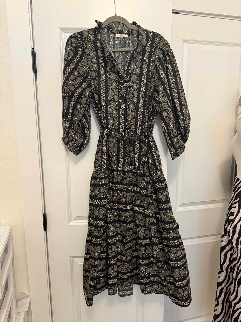 Entro Black White Floral Stripe Midi Dress M Tiered